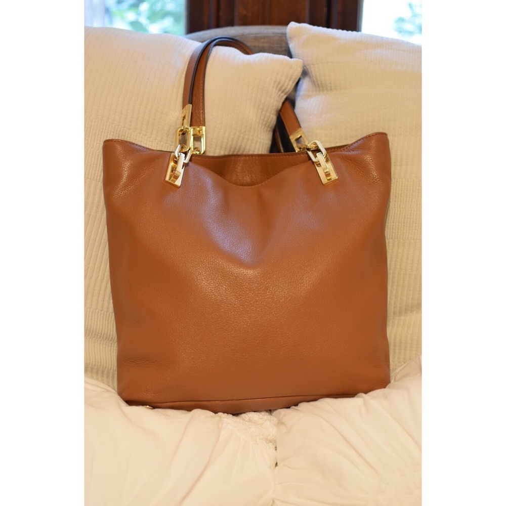 Michael Kors Brooke Leather Tote - Picture 4 of 8